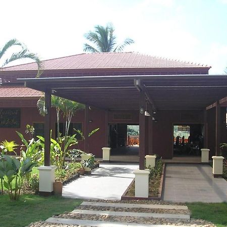 Tamarind Grand Resort Mae Sariang Esterno foto
