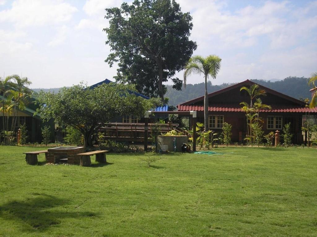 Tamarind Grand Resort Mae Sariang Esterno foto