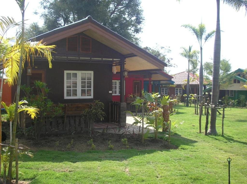 Tamarind Grand Resort Mae Sariang Esterno foto